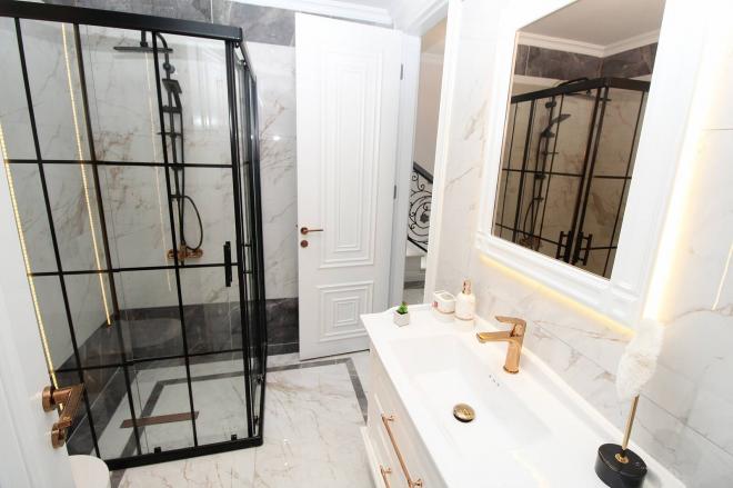 Вилла 5+2 с видом на море в Стамбуле