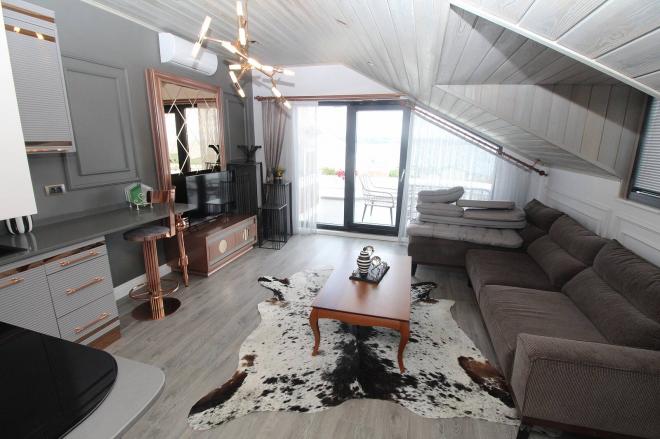 Вилла 5+2 с видом на море в Стамбуле