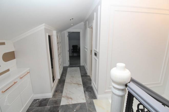 Вилла 5+2 с видом на море в Стамбуле