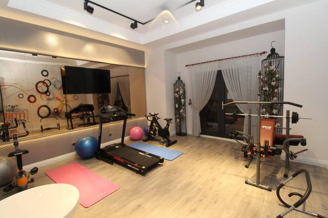 Вилла 5+2 с видом на море в Стамбуле