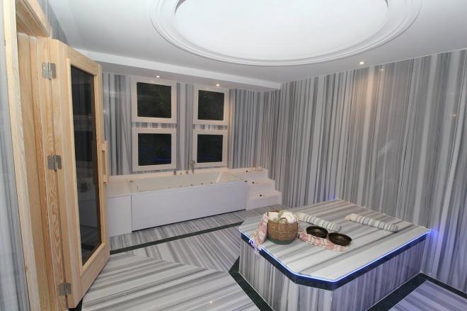 Вилла 5+2 с видом на море в Стамбуле