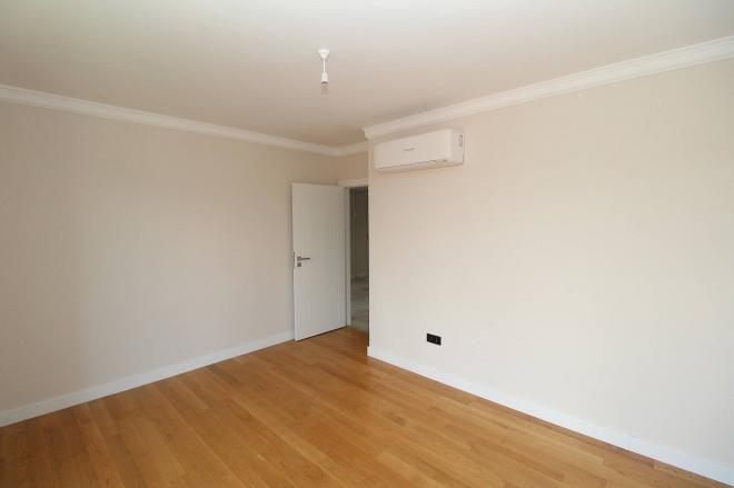 Квартира 4+1 с видом на море в Стамбуле