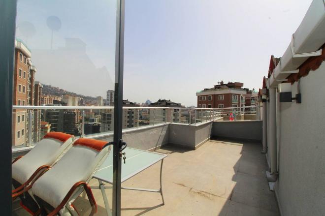 Пентхаус 5+1 с видом на море в Стамбуле