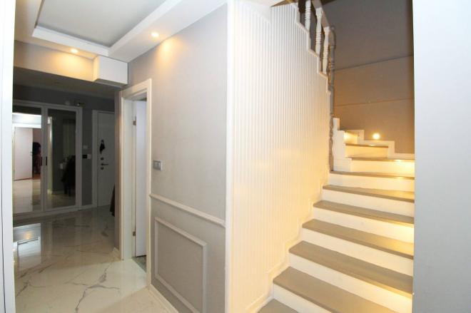 Пентхаус 5+1 с видом на море в Стамбуле