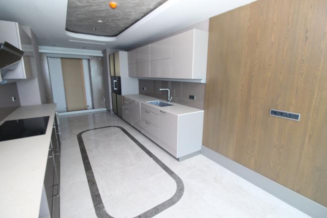 Квартира 2+1 с видом на море в Стамбуле