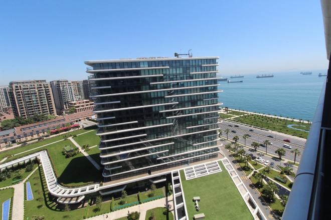 Квартира 4+1 с видом на море в Стамбуле