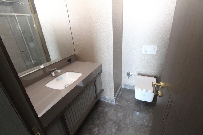 Квартира 4+1 с видом на море в Стамбуле