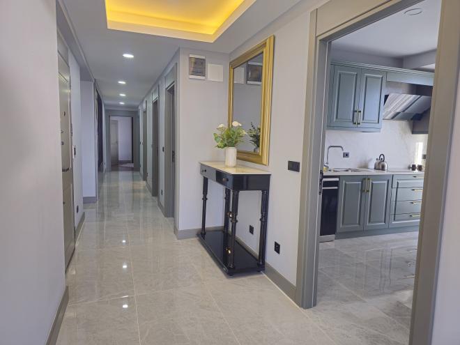 Квартира 4+1 с видом на море в Стамбуле