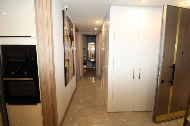 Квартира 4+1 с видом на море в Стамбуле