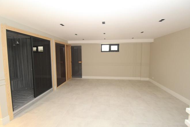 Вилла 4+2 с видом на море в Стамбуле