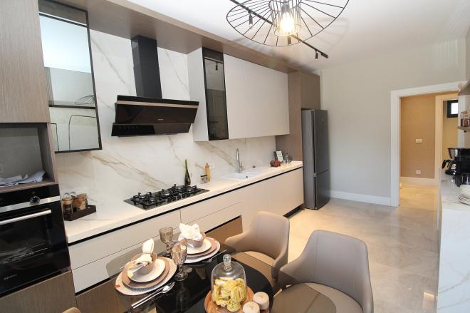 Вилла 4+2 с видом на море в Стамбуле