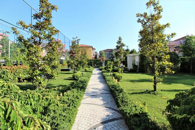 Квартира 4+1 с видом на море в Стамбуле