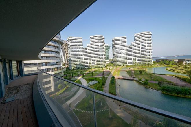 Квартира 4+1 с видом на море в Стамбуле