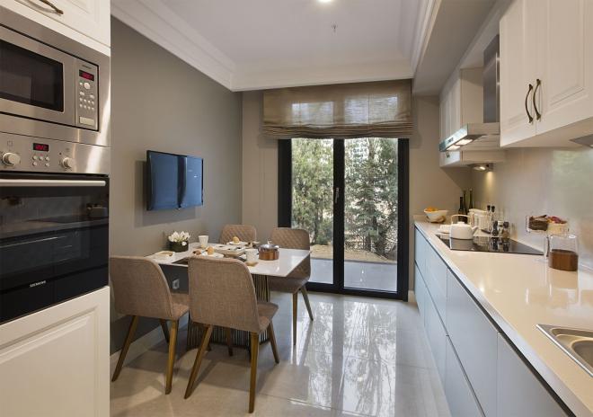 Дюплекс 4+1 с видом на море в Стамбуле