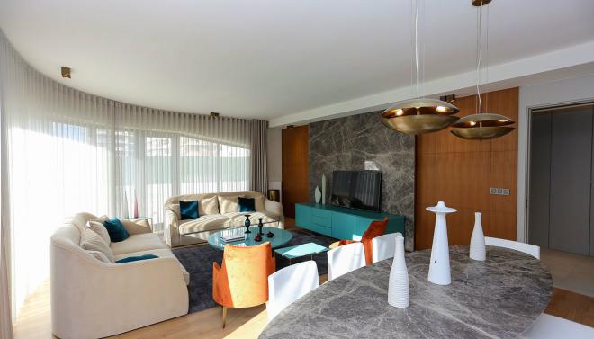 Дюплекс 4+1 с видом на море в Стамбуле