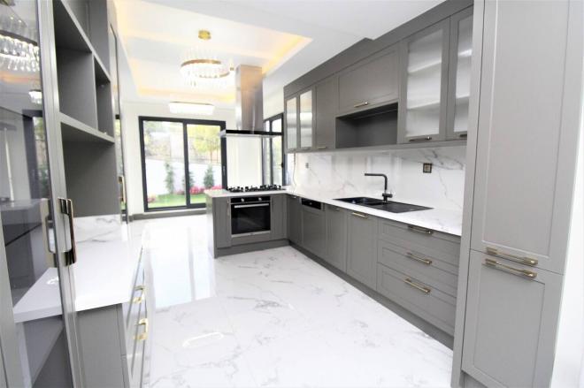 Вилла 5+2 в Стамбуле