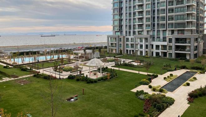 Квартира 4+1 с видом на море в Стамбуле