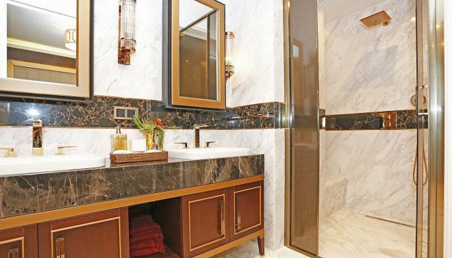 Квартира 4+1 с видом на море в Стамбуле