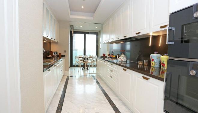 Квартира 4+1 с видом на море в Стамбуле