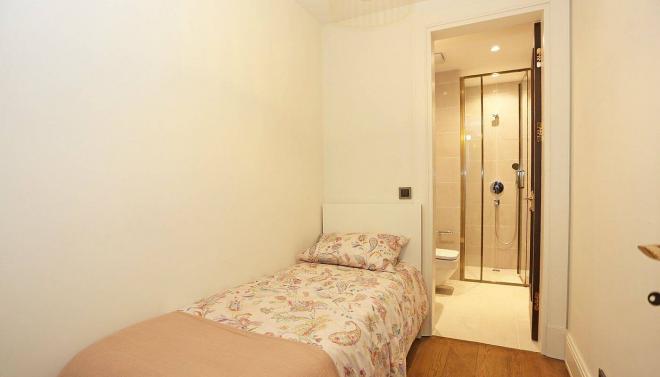 Квартира 5+1 с видом на море в Стамбуле