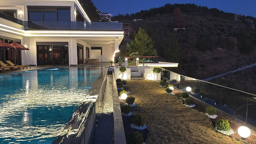 Частная вилла по дизайнерскому проекту