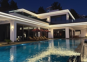 Частная вилла по дизайнерскому проекту