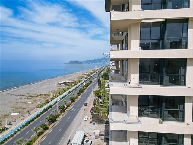 Роскошный проект на первой береговой линии в Махмутларе