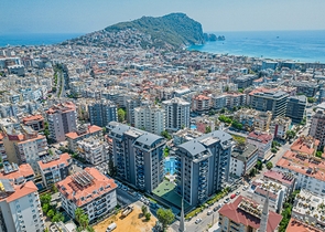 Комплекс с отельной инфраструктурой у пляжа Клеопатры