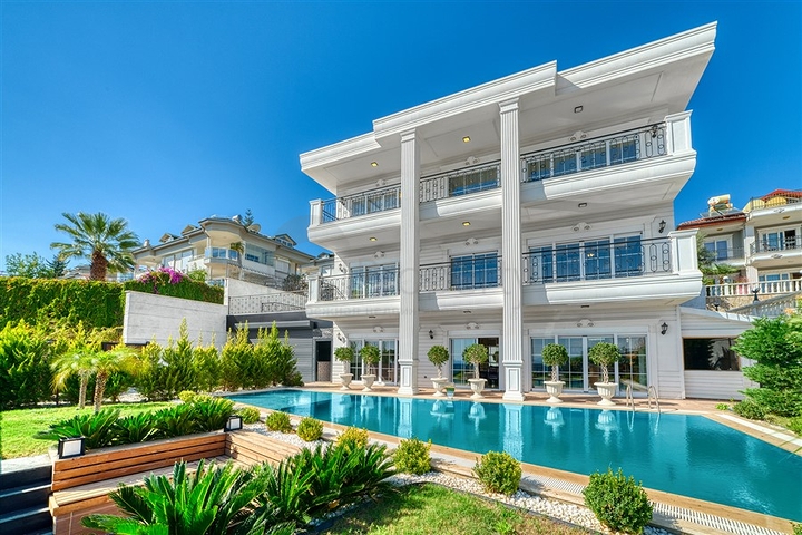 Вилла в центре Алании