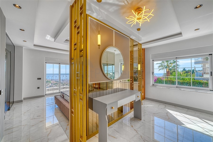 Вилла в центре Алании