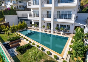 Вилла в центре Алании