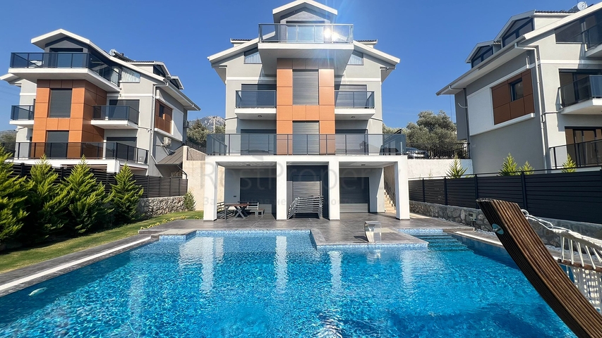 Вилла планировки 4+1 в удобно расположенном районе Фетхие