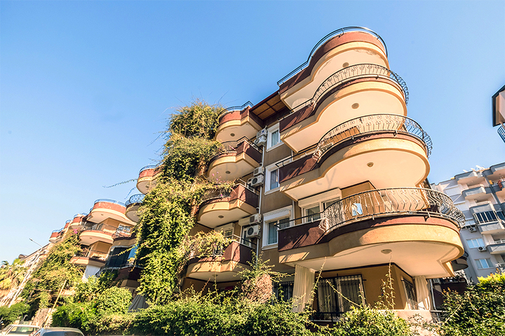 Просторная квартира 1+1 в 400 метрах от моря в районе Оба