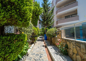 Просторная квартира 1+1 в 400 метрах от моря в районе Оба