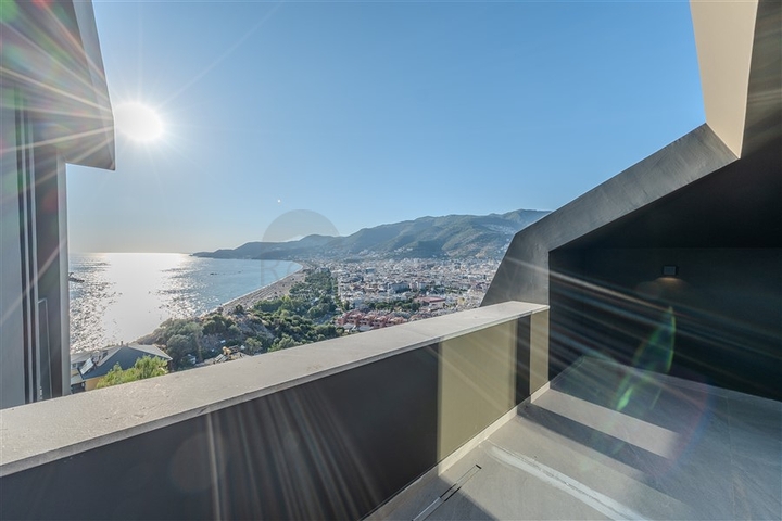 Премиальный комплекс у подножья крепости в Алании