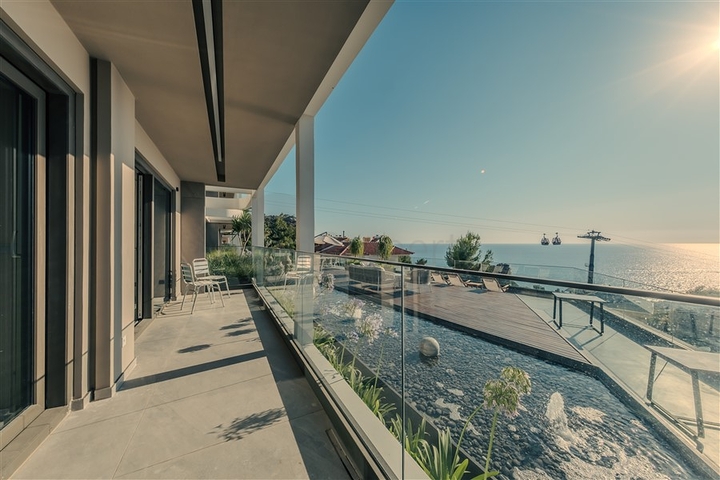 Премиальный комплекс у подножья крепости в Алании