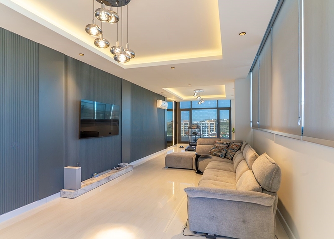 Шикарный пентхаус под гражданство с собственным бассейном 