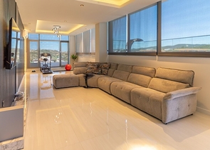 Шикарный пентхаус под гражданство с собственным бассейном 