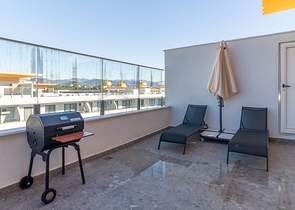 Шикарный пентхаус под гражданство с собственным бассейном 