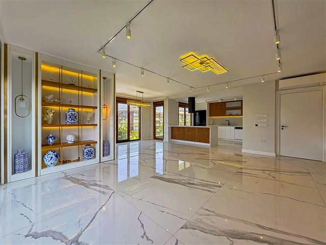 Эксклюзивные апартаменты планировкой 4+1 в уникальном комплексе центральной части Аланьи