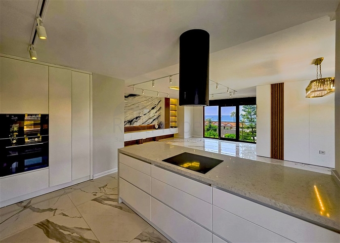 Эксклюзивные апартаменты планировкой 4+1 в уникальном комплексе центральной части Аланьи