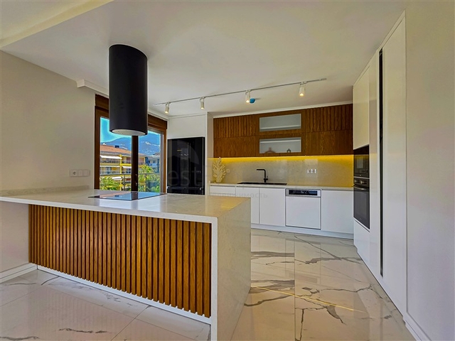 Эксклюзивные апартаменты планировкой 4+1 в уникальном комплексе центральной части Аланьи