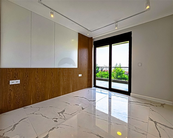 Эксклюзивные апартаменты планировкой 4+1 в уникальном комплексе центральной части Аланьи