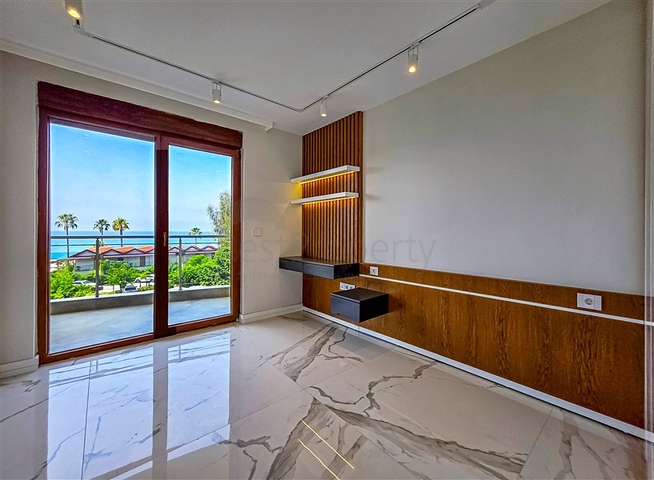 Эксклюзивные апартаменты планировкой 4+1 в уникальном комплексе центральной части Аланьи