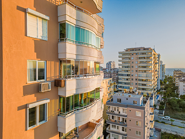 Уютная трехкомнатная квартира в 150 м от моря