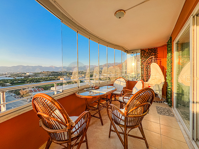 Уютная трехкомнатная квартира в 150 м от моря