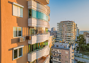 Уютная трехкомнатная квартира в 150 м от моря