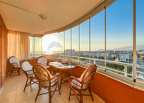 Уютная трехкомнатная квартира в 150 м от моря