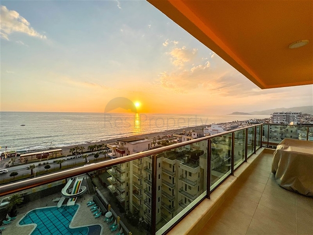 Видовая квартира 2+1 в комплексе на первой линии 