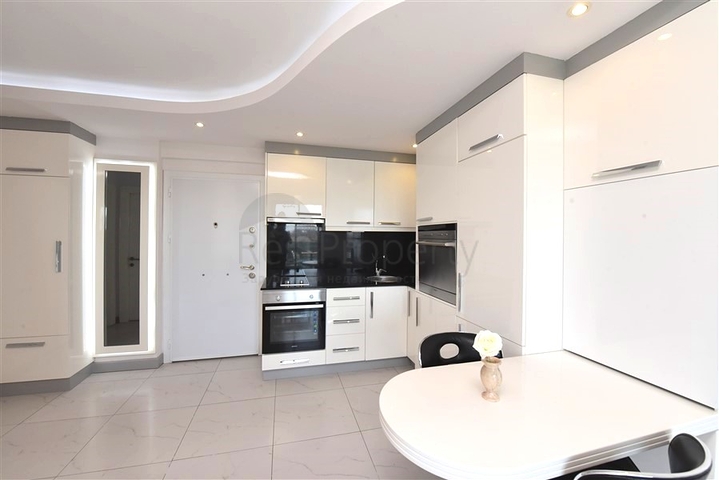 Двухкомнатная квартира в жилом комплексе на Клеопатре 